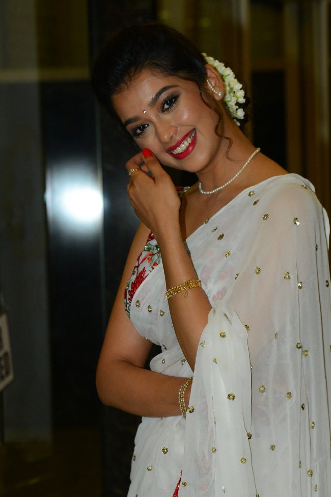 Digangana-Suryavanshi-at-Hippi-Movie-Pre-Release-Event